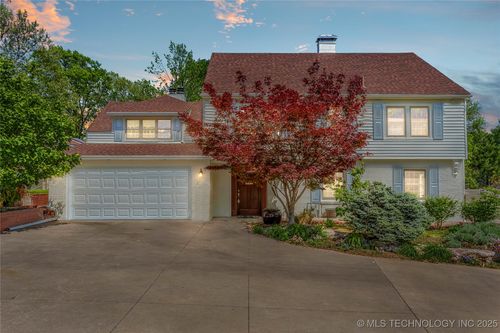 3855 Utica Ave, Tulsa, OK, 74105-8120 | Card Image