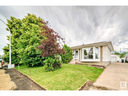 352 Huffman Cres Nw, Edmonton, AB, T5A4C8 | Card Image