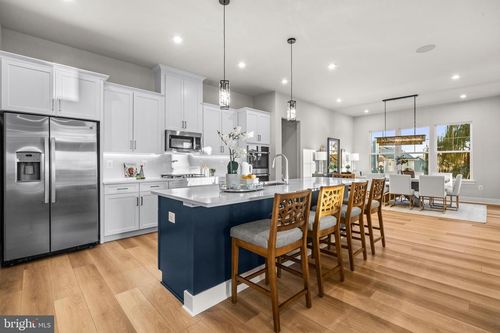 7505 Magarity Rd, FALLS CHURCH, VA, 22043-1011 | Card Image