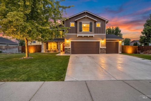 660 Sw Nugget St, Mountain Home, ID, 83647-5262 | Card Image