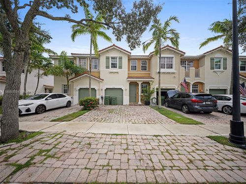 2104 Ne 3rd Ct, Homestead, FL, 33033-6032 | Card Image