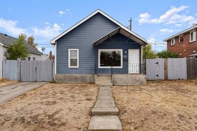 827 E Hoffman Ave, Home with 3 bedrooms, 2 bathrooms and null parking in Spokane WA | Image 1