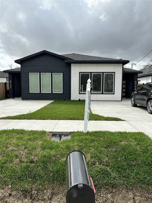ab-8218 Locksley Rd, Houston, TX, 77078-2735 | Card Image