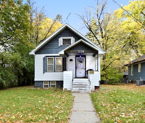 1119 10th Avenue S, Fargo, ND, 58103 | Card Image