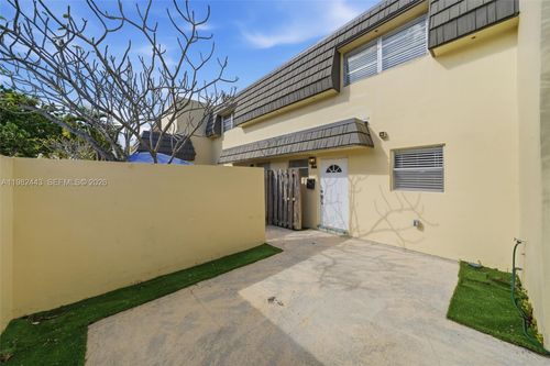 8313-8313 Sw 137th Ave, Miami, FL, 33183-4045 | Card Image