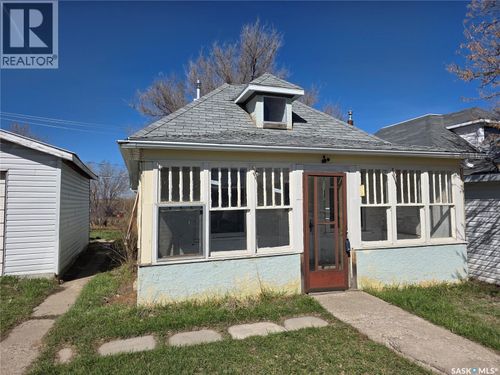 2470 Proton Ave, Gull Lake, SK, S0N1A0 | Card Image