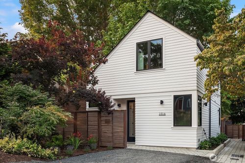2316 S Forest St, Seattle, WA, 98144-5922 | Card Image
