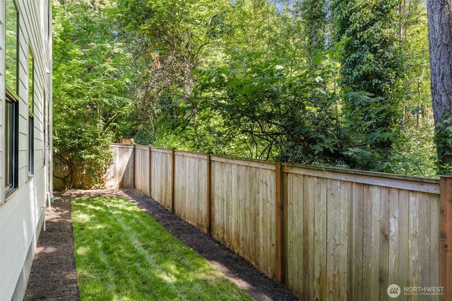 12837 Ne 91 St St, House other with 2 bedrooms, 3 bathrooms and null parking in Kirkland WA | Image 33