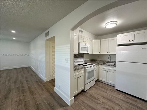 19-2500 Johnson St, Hollywood, FL, 33020-3983 | Card Image