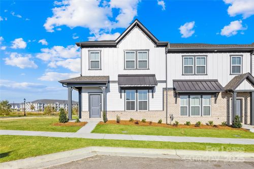 5864 Coulee Ln, Charlotte, NC, 28215-1025 | Card Image
