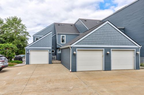 apt-2-215 N Shore Dr, South Haven, MI, 49090-1000 | Card Image