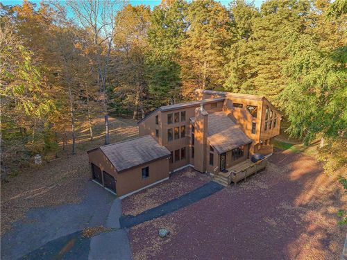 10 Ace Ln, East Stroudsburg, PA, 18301-8031 | Card Image