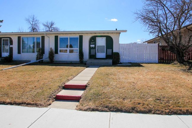 3813 50 A Street, Home with 3 bedrooms, 1 bathrooms and 3 parking in Red Deer AB | Image 1