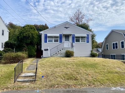 582 Light Street, House other with 2 bedrooms, 1 bathrooms and null parking in Stratford CT | Image 1