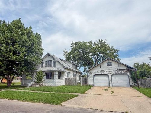 301 S Elm St, Iola, KS, 66749-3419 | Card Image