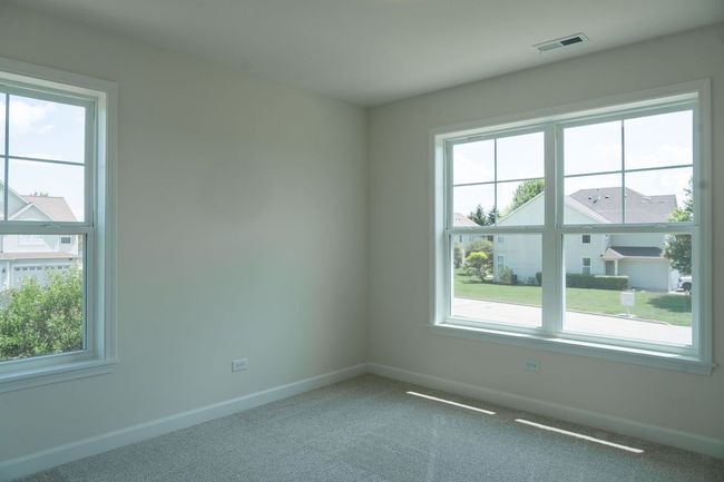 513 Amherst Dr, Townhouse with 3 bedrooms, 3 bathrooms and 4 parking in Sycamore IL | Image 18