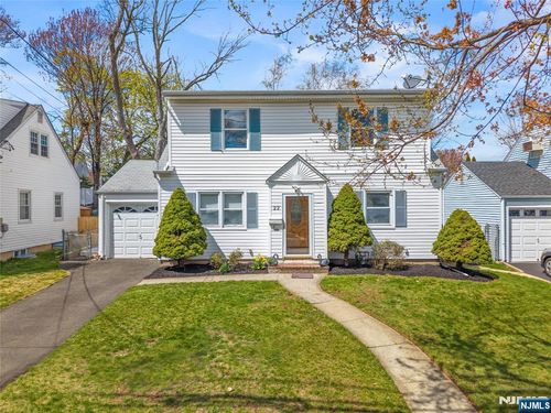 22 Cottage Ln, Clifton, NJ, 07012-2104 | Card Image