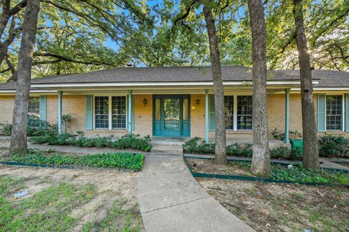 924 Ridgecrest Cir, Denton, TX, 76205-5416 | Card Image