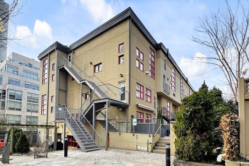 314-21 Earl St, Toronto, ON, M4Y3C8 | Card Image