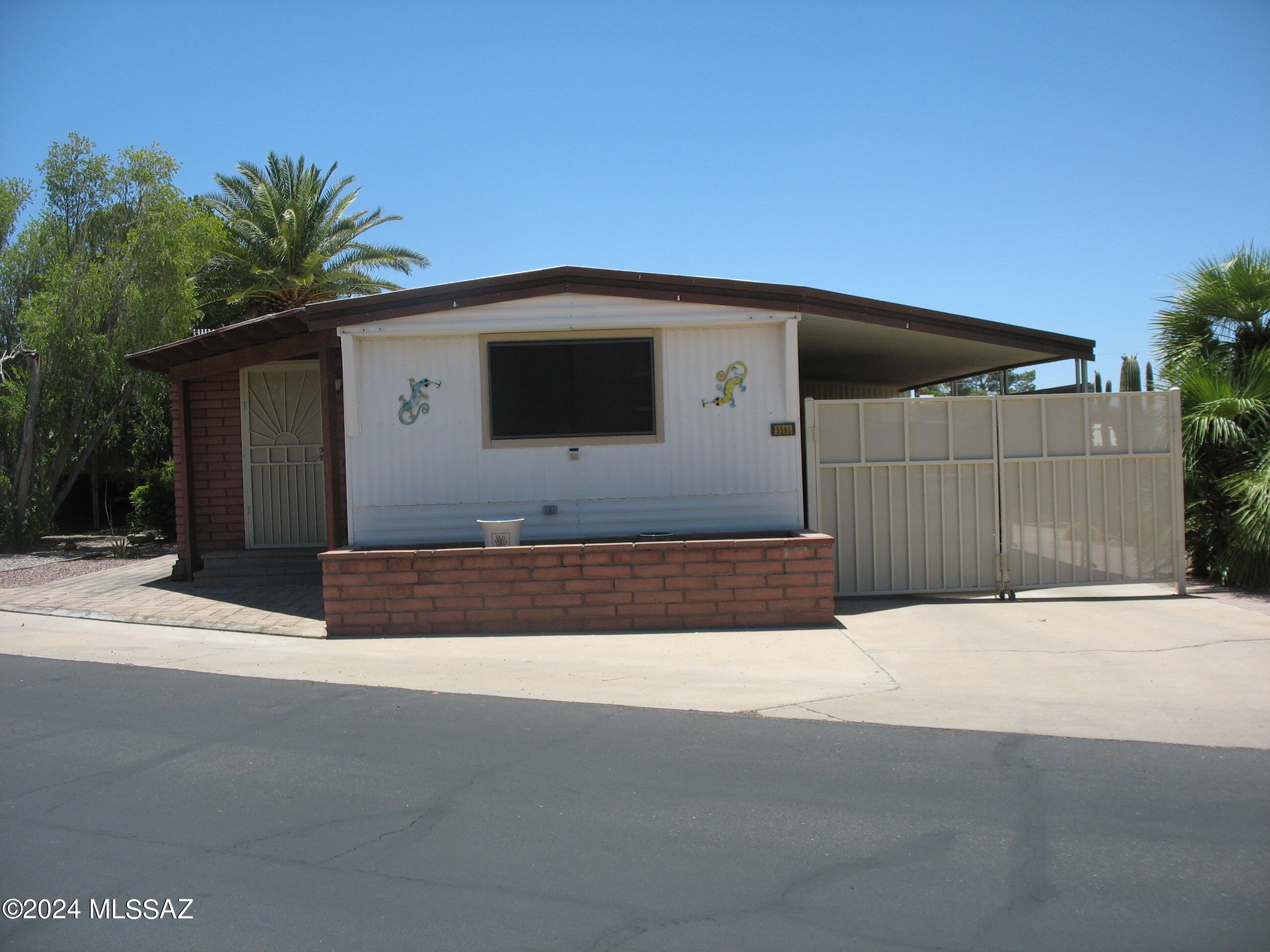 Box R St, Tucson, AZ 85713
