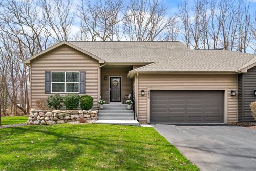 9470 Sassafras Trl, Portage, MI, 49002-7400 | Card Image