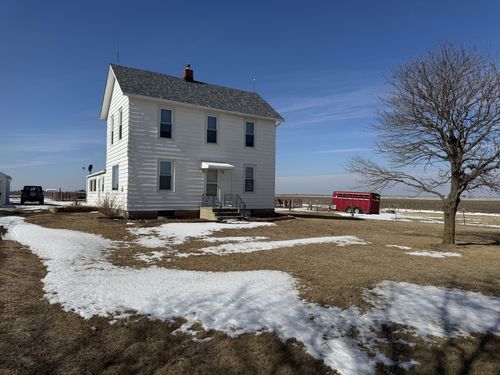 1583 E 8th Rd, Lostant, IL, 61334-9772 | Card Image