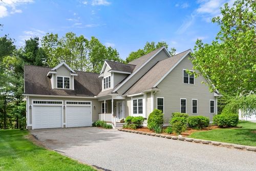 7 Lane Farm Dr, Bedford, MA, 01730-1064 | Card Image