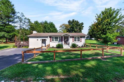 204 Camp Dr, Sparta, TN, 38583-2483 | Card Image