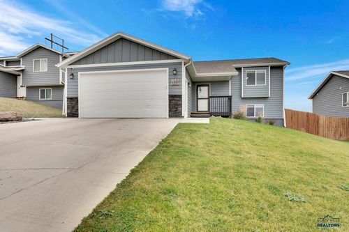 2033 E Philadelphia St, Rapid City, SD, 57703-1706 | Card Image