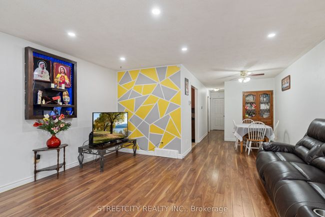 54 Brennan Dr, House attached with 5 bedrooms, 2 bathrooms and 2 parking in Strathroy ON | Image 7