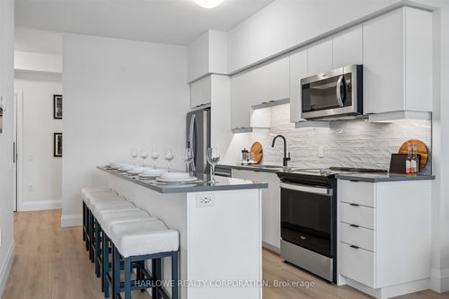 301-93 Arthur St S, Guelph, ON, N1E0T3 | Card Image