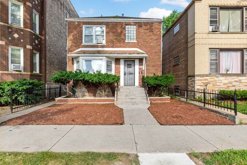 8122 Kingston Ave, Chicago, IL, 60617-1231 | Card Image