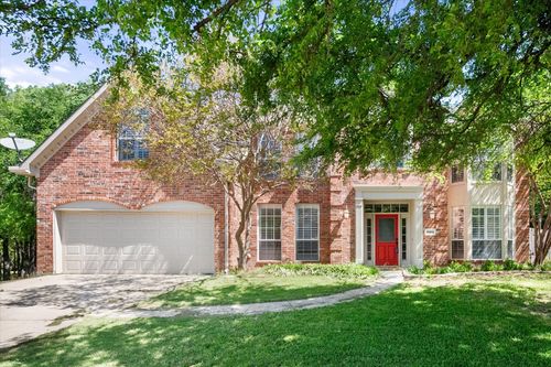 6211 Fox Hunt Dr, Arlington, TX, 76001-5656 | Card Image