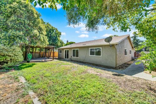 640 Berkshire Drive, Dixon, CA, 95620 | Card Image