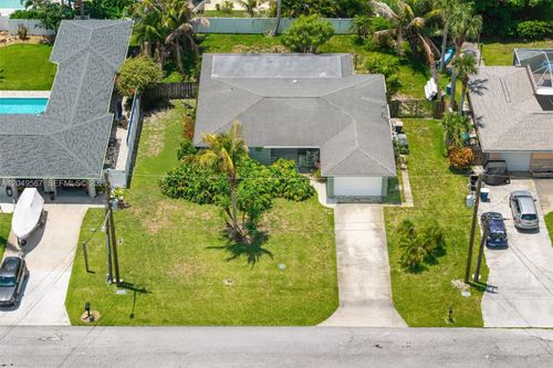 1915 Jacaranda Dr, Fort Pierce, FL, 34949-3413 | Card Image