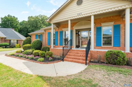 989 Gilstead Cir Se, Huntsville, AL, 35802-2630 | Card Image