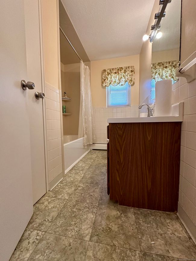 APT-50 - 486 Oak Ave, Condo with 2 bedrooms, 1 bathrooms and 2 parking in Cheshire CT | Image 16