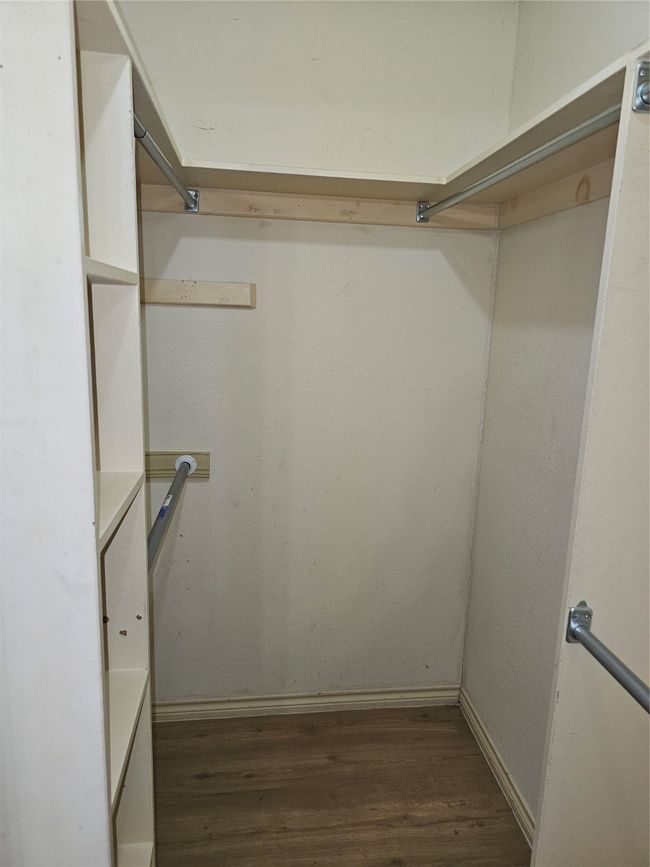 Primary Bathroom | Image 16