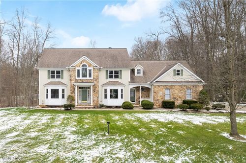 8682 Chase Drive, Chagrin Falls, OH, 44023 | Card Image