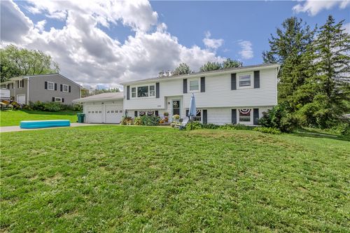 945 Bunker Hill Dr, Macedon, NY, 14502-8811 | Card Image