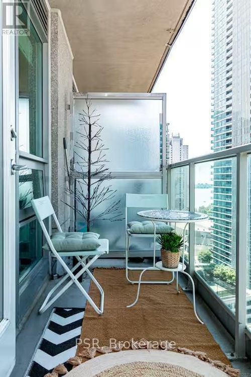 2014-18 Yonge Street, Toronto (Waterfront Communities), ON, M5E1Z8 | Card Image