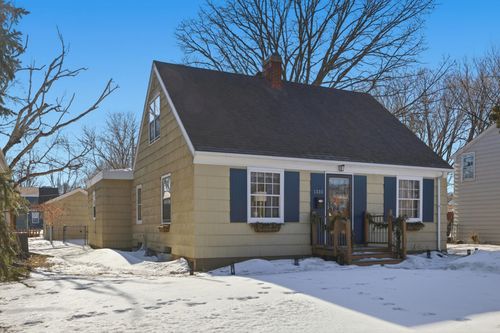 1333 5th Ave S, Moorhead, MN, 56560-2947 | Card Image