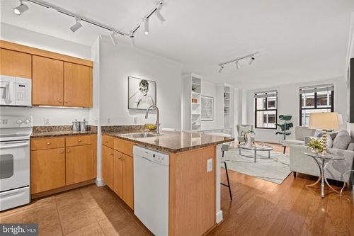 apt-632-631 D St Nw, WASHINGTON, DC, 20004-2937 | Card Image
