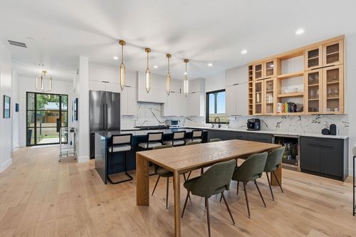 2004 Riverview St, Austin, TX, 78702-5529 | Card Image