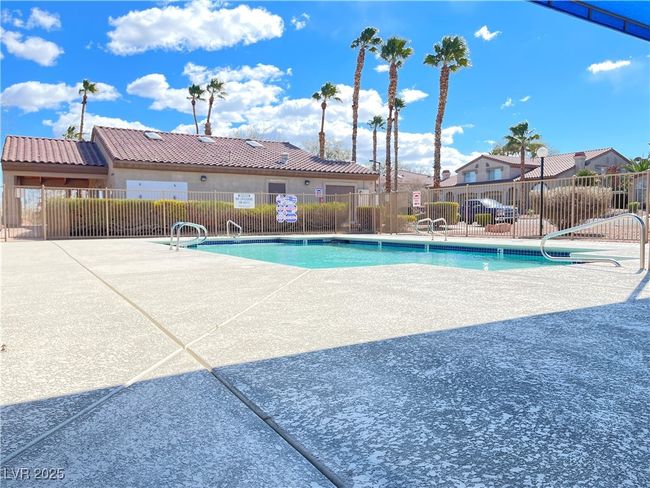 7725 Allano Way, Townhouse with 2 bedrooms, 3 bathrooms and null parking in Las Vegas NV | Image 22