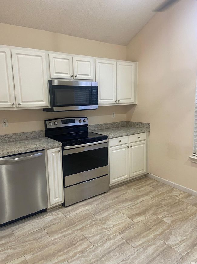 110 - 110 Palisade Loop, Townhouse with 3 bedrooms, 2 bathrooms and null parking in Pawleys Island SC | Image 6