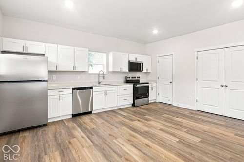c-2137 Bellefontaine St, Indianapolis, IN, 46202-1857 | Card Image