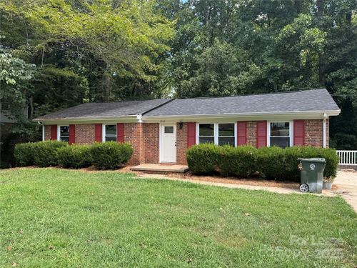 1203 Northwoods Dr, Kings Mountain, NC, 28086-4107 | Card Image