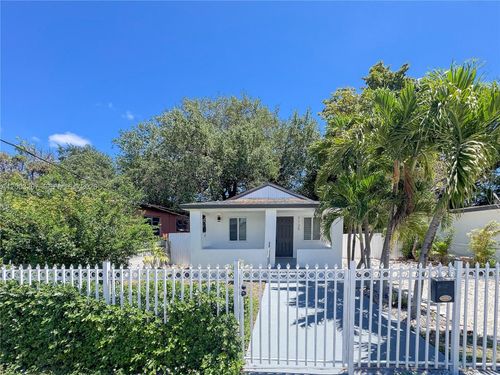 7135 Nw 16th Ave, Miami, FL, 33147-7018 | Card Image