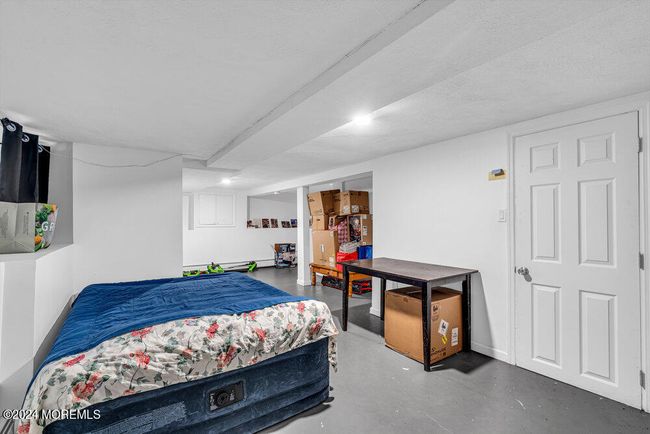 662 Avenue E, Home with 5 bedrooms, 3 bathrooms and null parking in Bayonne NJ | Image 21